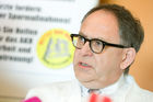  Die Protestaktionen der €rzte am Wiener AKH gehen weiter - Pressekonferenz.(C) fotodienst, Martina Draper.Foto Dr. Christoph Zielinsky, Vorstand der Univ. Klinik fŸr Innere Medizin I und Leiter der Klinischen Abteilung fŸr Onkologie: