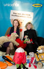 (c) fotodienst/Anna Rauchenberger - Wien, am 17.01.2012 - Im Rahmen der IKEA Stoffspielzeugaktion spendet das Unternehmen alljährlich vor Weihnachten für jedes verkaufte Stoffspielzeug 1 Euro an Kinderbildungsprojekte von UNICEF und Save the Children. Die erfreuliche Bilanz, 229 859 Euro, wurde heute im IKEA Einrichtungshaus in der SCS präsentiert. FOTO v.l. Giny Boer, Coutry Managerin IKEA Austria, Dr. Gudrun Berger, Geschäftsführerin UNICEF