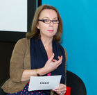 (c) fotodienst/Anna Rauchenberger - Wien, am 17.01.2012 - Im Rahmen der IKEA Stoffspielzeugaktion spendet das Unternehmen alljährlich vor Weihnachten für jedes verkaufte Stoffspielzeug 1 Euro an Kinderbildungsprojekte von UNICEF und Save the Children. Die erfreuliche Bilanz, 229 859 Euro, wurde heute im IKEA Einrichtungshaus in der SCS präsentiert. FOTO v.l. Giny Boer, Country Managerin IKEA Austria.