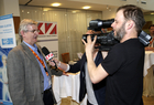  (c) fotodienst / Walter Luger - Altlengbach, am 24.04.2014 - KVA Service Kongress. FOTO ein Kogressteilnehmer beim Interview.: