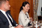 Foto: Alexander Kron, Partner bei Ernst & Young und Leiter des Geschäftsbereichs Transaktionsberatung in Deutschland, Schweiz und Östrreich; Yi Sun, Partnerin bei Ernst & Young Deutschland und Leiterin der China Business Services Deutschland, Österreich, Schweiz