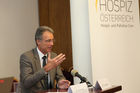 im Bild: Univ.- Prof. Dr. Herbert Watzke, Präsident der österreichischen Palliativgesellschaft (OPG), Leiter der Palliativstation am AKH Wien