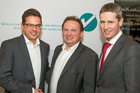 Die Gesellschaft für Ökologie und Abfallwirtschaft hat auf ihrer 20. Generalversammlung am 18.1.2018 einen neuen Vorstand gewählt und damit einen Generationenwechsel eingeleitet. Im Bild: v.l.n.r. DI Martin Schuster (ASPG), DI Alois Fürnkranz (Obmann der Gesellschaft für Ökologie und Abfallwirtschaft) und DI Christian Holzer (Sektionschef BM für Nachhaltigkeit und Tourismus) 