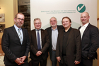 Im Bild: v.l.n.r. Ing. Gerhard Schauerhuber (Mitglied des Vorstandes der Gesellschaft für Ökologie und Abfallwirtschaft), Univ.-Doz. Dr. Stephan Schwarzer (Wirtschaftskammer Österreich), Roman Rusy (Sekretär der Gesellschaft für Ökologie und Abfallwirtschaft), DI Alois Fürnkranz (Obmann der Gesellschaft für Ökologie und Abfallwirtschaft) und DI Mag. Thomas Kasper (Mitglied des Vorstandes der Gesellschaft für Ökologie und Abfallwirtschaft)