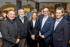 Im Bild: v.l.n.r. Alois Fürnkranz (Saubermacher Baurecycling), Roman Rusy (Gesellschaft für Ökologie und Abfallwirtschaft), Astrid Schauerhuber (Schauerhuber Entsorgung), Thomas Kasper (PORR Recycling) und Christian Holzer (Umweltministerium)