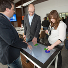  (c) fotodienst/Anna Rauchenberger - Wien, am 08.04.2013 - Das Wiener Softwarehaus LieberLieber präsentierte am LieberLieber Device Day bei Microsoft als Partner von Samsung, Pyramid, MyMulitouch und FlatFrog seine Multitouchapplikationen. FOTO Multitouch-Hardware von FlatFrog: