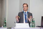 Diskussionsrunde: 1.4 M&A in Zeiten von Protektionismus und steigender Regulierung. Im Bild: Marc Besen, Clifford Chance
