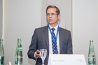 Diskussionsrunde: 1.4 M&A in Zeiten von Protektionismus und steigender Regulierung. Im Bild: Marc Besen, Clifford Chance