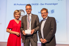 Der GALA-Abend, ausgerichtet von Société Générale, bildete den krönenden Abschluss der zweitägigen DIRK-Konferenz. Im Rahmen dieser Veranstaltung wurde feierlich der Deutsche Investor Relations Preis 2017 verliehen. Gewinner Kategorie IR Professionals DAX30: Christian Becker-Hussong, Munich RE