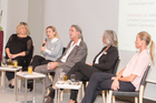 Der Travel Industry Club Austria lud zu einer Diskussion über die Vor- und Nachteile ökologischen und sozialen Handels (CSR) ins Hotel Le Meridien. V.l.n.r. Eva Buzzi (Rail Tours Touristik), Marion Stemmler (Accor Hotels), Wilfried Seywald (Moderation), Kerstin Dohnal (Destination: Development) und Karin Huber-Heim (csr and communication).