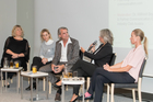 Der Travel Industry Club Austria lud zu einer Diskussion über die Vor- und Nachteile ökologischen und sozialen Handels (CSR) ins Hotel Le Meridien. V.l.n.r. Eva Buzzi (Rail Tours Touristik), Marion Stemmler (Accor Hotels), Wilfried Seywald (Moderation), Kerstin Dohnal (Destination: Development) und Karin Huber-Heim (csr and communication).