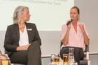 Der Travel Industry Club Austria lud zu einer Diskussion über die Vor- und Nachteile ökologischen und sozialen Handels (CSR) ins Hotel Le Meridien. V.l.n.r. Kerstin Dohnal (Destination: Development) und Karin Huber-Heim (csr and communication).