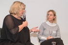 Der Travel Industry Club Austria lud zu einer Diskussion über die Vor- und Nachteile ökologischen und sozialen Handels (CSR) ins Hotel Le Meridien. V.l.n.r. Eva Buzzi (Rail Tours Touristik), Marion Stemmler (Accor Hotels).