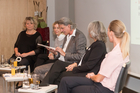 Der Travel Industry Club Austria lud zu einer Diskussion über die Vor- und Nachteile ökologischen und sozialen Handels (CSR) ins Hotel Le Meridien. V.l.n.r. Eva Buzzi (Rail Tours Touristik), Marion Stemmler (Accor Hotels), Wilfried Seywald (Moderation), Kerstin Dohnal (Destination: Development) und Karin Huber-Heim (csr and communication).