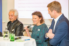 Der Travel Industry Club diskutierte im Wiener Steigenberger Hotel Herrenhof die fehlende Einbindung von Praktikern in den Gesetzgebungsprozess. Im Bild v.l.n.r. Rudolf Tucek (The Cube Hotels), RA Simone Schmutzer, Mario Riederer (Prodinger Tourismusberatung). 