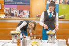 Österreichs Gastronomie- und Beherbergungsbetriebe müssen sich auf veränderte Erwartungen von Jobbewerbern einstellen. Der Travel Industry Club Austria diskutierte im Wiener Modul die Auswirkungen.
