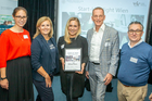 Fünf Unternehmen traten am 25. September 2019 im Wiener Modul zum Pitch im Rahmen der zweiten Travel Industry Start-up Night 2019 an. Im Bild (v.l.n.r.): Project Manager Jannika Göbel, Heide Pichler-Herritsch, Patricia Prodinger, TIC-Präsident Harald Hafner, VIC-Vorstand Michael Buller 