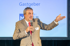 Fünf Unternehmen traten am 25. September 2019 im Wiener Modul zum Pitch im Rahmen der zweiten Travel Industry Start-up Night 2019 an. Im Bild: Modul-Hotelfachschuldirektor und Start-up Night-Gastgeber Werner Schnabel.