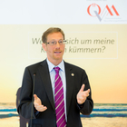  (c) fotodienst / Anna Rauchenberger - Wien, am 21.09.2015 - Follow Me! Nachfolgebörse für Versicherungsmakler und Informationskampagne des Österreichischen Versicherungsmaklerrings ÖVM. FOTO RA Mag. Bernd Trappmaier: