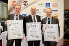 Im Rahmen einer Business Circle Veranstaltung in Rust wurden die Assekuranz Awards Austria 2017 vergeben. Der Österreichische Versicherungsmaklerring (ÖVM) und die Marktforschungsgesellschaft wissma zeichnen damit die bestbewerteten Versicherungen Österreichs aus. Über 500 Makler nahmen an der Bewertung teil. 
