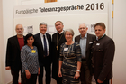 Zum Auftakt der Europäischen Toleranzgespräche 2016 lud der Kärntner Landeshauptmann Peter Kaiser die Teilnehmer zu einem Empfang ins Parkhotel Villach. Im Bild: PEN-Präsident Helmuth A. Niederle, Nahid Bagheri-Goldschmied, Landeshauptmann Peter Kaiser, Superintendent Manfred Sauer, Geschäftsführerin Hilde Schaumberger, Fresachs Bürgermeister Gerhard Altziebler.