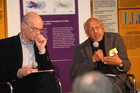 Prof. Claus Reitan (Chefredakteur a.D.) und Pravu Mazumdar (Kulturphilosoph)