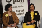 Nahid Bagheri-Goldschmied und Sarita Jenamani (beide Schriftstellerin)