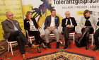 Im Spiegelsaal der Kärntner Landesregierung in Klagenfurt wurde das Programm der Europälschen Toleranzgespräche 2018 am Donnerstag abend vorgestellt. Im Bild (v.l.n.r.): Georg Overs (Region Villach Tourismus), Claudia Mischensky (IV Kärnten), Villachs Bürgermeister Günther Albel, Kuratoriumspräsident Hannes Swoboda, Marlies Krainz-Dürr (Pädag. Hochschule Kärnten).