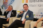 Das erste Tourismusforum im Rahmen der Europäischen Toleranzgespräche am 16. Mai 2018 im Hotel Holiday Inn Villach war der Suche nach dem Paradies in Europa und darüber hinaus gewidmet. Im Bild v.l.n.r. Manfred Kohl (Kohl & Partner), Michael Berndl (Romantik Hotels), Birgit Gebhardt, Gudrun Leb (ORF).