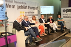 Der Wirtschatsforum der Europäischen Toleranzgespräche in Fresach befasste sich mit den Themen Ausverkauf von Grund und Boden die Folgen, Abwanderung und Digitalisierung als Chance für die Region. Im Bild v.l.n.r. Kulturanthropologe Michael Zinganel, Landtagspräsident Reinhart Rohr, ORF-Moderatorin Sonja Sagmeister, Hagelversicherung-CEO Kurt Weinberger, Sozialwissenschafterin Brigitte Kratzwald, Blogger und Steuerberater Johann Neuner.