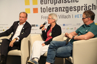 Der Wirtschatsforum der Europäischen Toleranzgespräche in Fresach befasste sich mit den Themen Ausverkauf von Grund und Boden die Folgen, Abwanderung und Digitalisierung als Chance für die Region. Im Bild v.l.n.r. Hagelversicherung-CEO Kurt Weinberger, Sozialwissenschafterin Brigitte Kratzwald, Blogger und Steuerberater Johann Neuner.