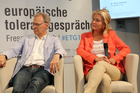 Der Wirtschatsforum der Europäischen Toleranzgespräche in Fresach befasste sich mit den Themen Ausverkauf von Grund und Boden die Folgen, Abwanderung und Digitalisierung als Chance für die Region. Im Bild: Migrationsforscher Rainer Münz, Welcome Center Chefin Margit Heissenberger.