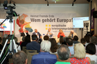 Der Wirtschatsforum der Europäischen Toleranzgespräche in Fresach befasste sich mit den Themen Ausverkauf von Grund und Boden die Folgen, Abwanderung und Digitalisierung als Chance für die Region. Im Bild: Freizeitforscher Peter Zellmann, ORF-Moderator Peter Fritz, Migrationsforscher Rainer Münz, Kärnten Welcome Center Chefin Margit Heissenberger, PEN-Präsident Helmuth A. Niederle.