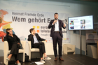 Der Wirtschatsforum der Europäischen Toleranzgespräche in Fresach befasste sich mit den Themen Ausverkauf von Grund und Boden die Folgen, Abwanderung und Digitalisierung als Chance für die Region. Im Bild: Startup-Unternehmer Philipp Hungerländer.