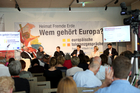 Der Wirtschatsforum der Europäischen Toleranzgespräche in Fresach befasste sich mit den Themen Ausverkauf von Grund und Boden die Folgen, Abwanderung und Digitalisierung als Chance für die Region. Im Bild v.l.n.r. Christian Philipp (Silicon Alps), Autor Dimitré Dinev, Innovationsforscherin Petra Schaper-Rinkel, Moderator Thomas Cik, Iris Straßer, Netzwerk Verantwortung zeigen, Startup-Unternehmer Philipp Hungerländer.