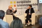Der Wirtschatsforum der Europäischen Toleranzgespräche in Fresach befasste sich mit den Themen Ausverkauf von Grund und Boden die Folgen, Abwanderung und Digitalisierung als Chance für die Region. Im Bild: PEN-Vizepräsident und Autor Harald Kollegger mit Thomas Cik (Kleine Zeitung).