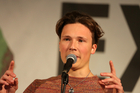 Mit dem traditionellen Poetry Slam wurden die 6. Europäischen Toleranzgespräche im Kärntner Bergdorf Fresach abgeschlossen. Im Bild: Finalist Felix Erlach.