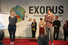 Mit dem traditionellen Poetry Slam wurden die 6. Europäischen Toleranzgespräche im Kärntner Bergdorf Fresach abgeschlossen. Im Bild: Die zwei Finalisten Estha Sackl und Felix Erlach.