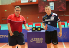 Der mehrfache Paralympics-Sieger und Weltmeister im Tischtennis, Jochen Wollmert aus Wuppertal, gab anlässlich der Europäischen Toleranzgespräche in Klagenfurt ein Gastspiel. Im Bild mit Gegner Krisztian Gardos.