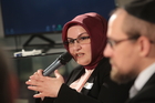 Die Macht der Sprache, die Kraft der Demokratie und das Thema Fairness & Gerechtigkeit in Bibel, Tora und Koran standen am Nachmittag des Europaforums auf dem Programm. Im Bild: Fatma Akay-Türker mit Gemeinderabbiner Schlomo Hofmeister.