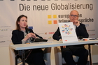 Das Wirtschaftsforum der Europäischen Toleranzgespräche in Fresach stand im Zeichen der Forderung nach mehr Fairness zur Bewältigung der Globalisierung. Im Bild AK-Europa-Experte Valentin Wedl, Politikwissenschafterin Barbara Prainsack.