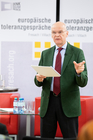 (c) www.fotodienst.at / Anna Rauchenberger – Wien, 09.03.2022 - Jahresvorschau Europäische Toleranzgespräche 2022 im Club Carinthia der Oberbank. Im Bild: Moderator Claus Reitan.