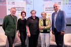 Das Tourismusforum Villach 2022 war dem Generalthema WANDEL in all seinen Facetten gewidmet, in vier Panels wurden die Auswirkungen und möglichen Rezepte des Klimawandels, des Generationen- und des Systemwandels auf die Reisebranche diskutiert. Im Bild v.l.n.r. Harald Hafner (Travel Industry Club), Verwaltungswissenschafterin Rahel Schomaker, Tourismusethikerin Clauda C. Brözel, Reiseveranstalterin Maria Bacher, Region Villach Tourismusdirektor Georg Overs.