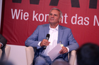 Das Europaforum der Europäischen Toleranzgespräche 2022 beschäftigte sich mit der Demokratieentwicklung, dem Nachbarschaftsverhältnis zu Russland und China sowie dem Stand des interreligiösen Dialogs. Im Bild: ORF-Moderator Peter Fritz.