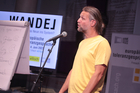 Mit dem traditionellen Poetry Slam wurden die Europäischen Toleranzgespräche 2022 Freitrag abend abgeschlossen. Neun Poet*innen traten an, im Bild: Klaus Lederwasch aus Graz.