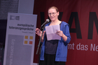Mit dem traditionellen Poetry Slam wurden die Europäischen Toleranzgespräche 2022 Freitrag abend abgeschlossen. Neun Poet*innen traten an, im Bild: Trischa Radda aus Graz.