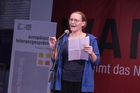 Mit dem traditionellen Poetry Slam wurden die Europäischen Toleranzgespräche 2022 Freitrag abend abgeschlossen. Neun Poet*innen traten an, im Bild: Trischa Radda aus Graz.