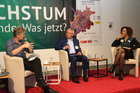 Europaforum der Toleranzgespräche am 25. Mai 2023. Im Bild: Gemeinwohl-Experte Christian Felber, ORF-Moderator Peter Fritz, Afrika-Expertin Tara Méité.