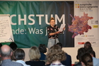 Poetry Slam der Europäischen Toleranzgespräche am 26. Mai 2023 in Fresach. Im Bild: Die Siegerin Estha Sackl.
