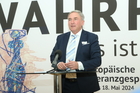 Einen Ausblick auf die Wahrheit in Zeiten von Digitalisierung und KI lieferte das Pressegespräch zur Vorstellung der Toleranzgespräche 2024 in Villach. Im Bild: Superintendent Manfred Sauer, Obmann des Denk.Raum.Fresach.